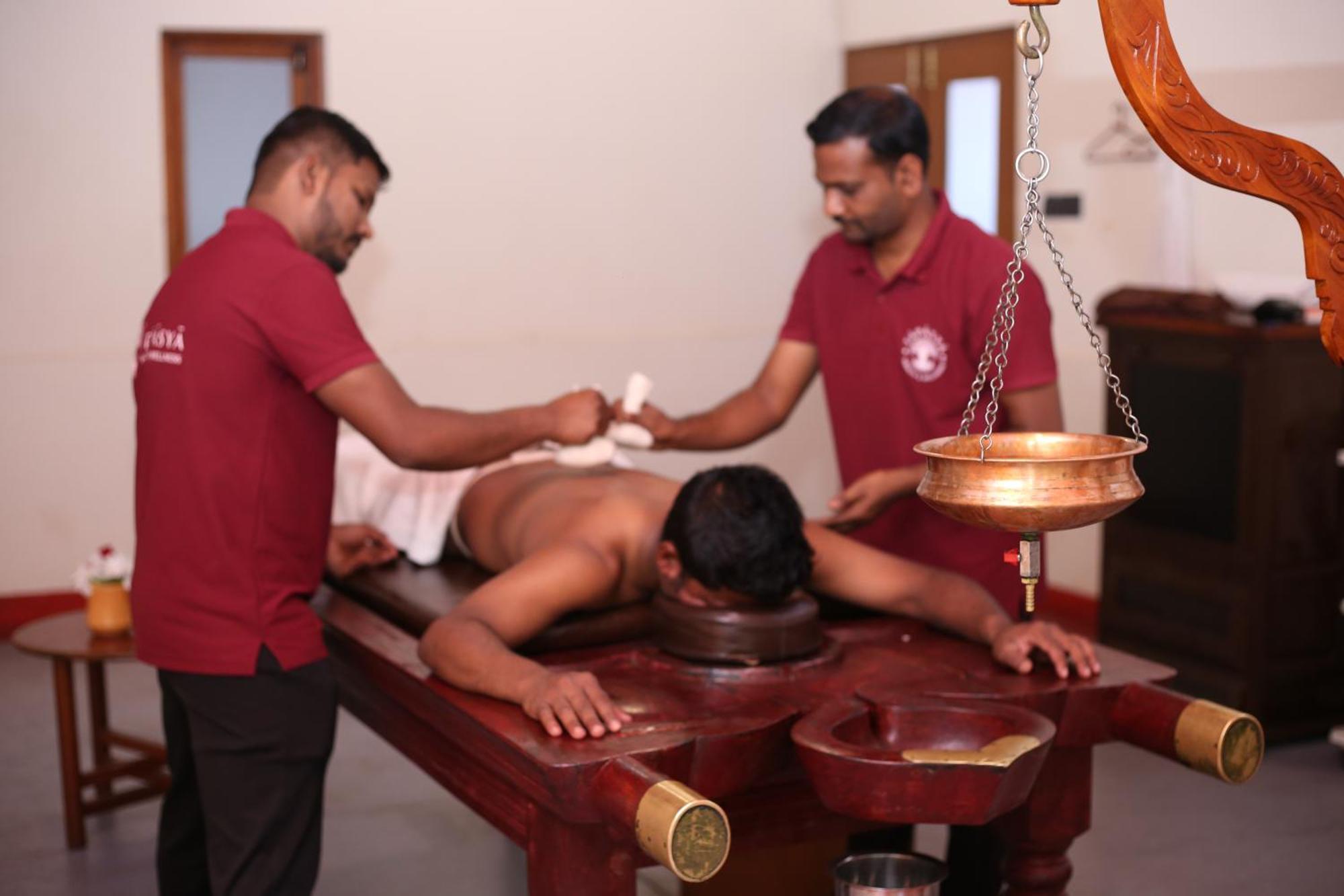 Tapasya Health & Wellness Hotell Jaysingpur Exteriör bild